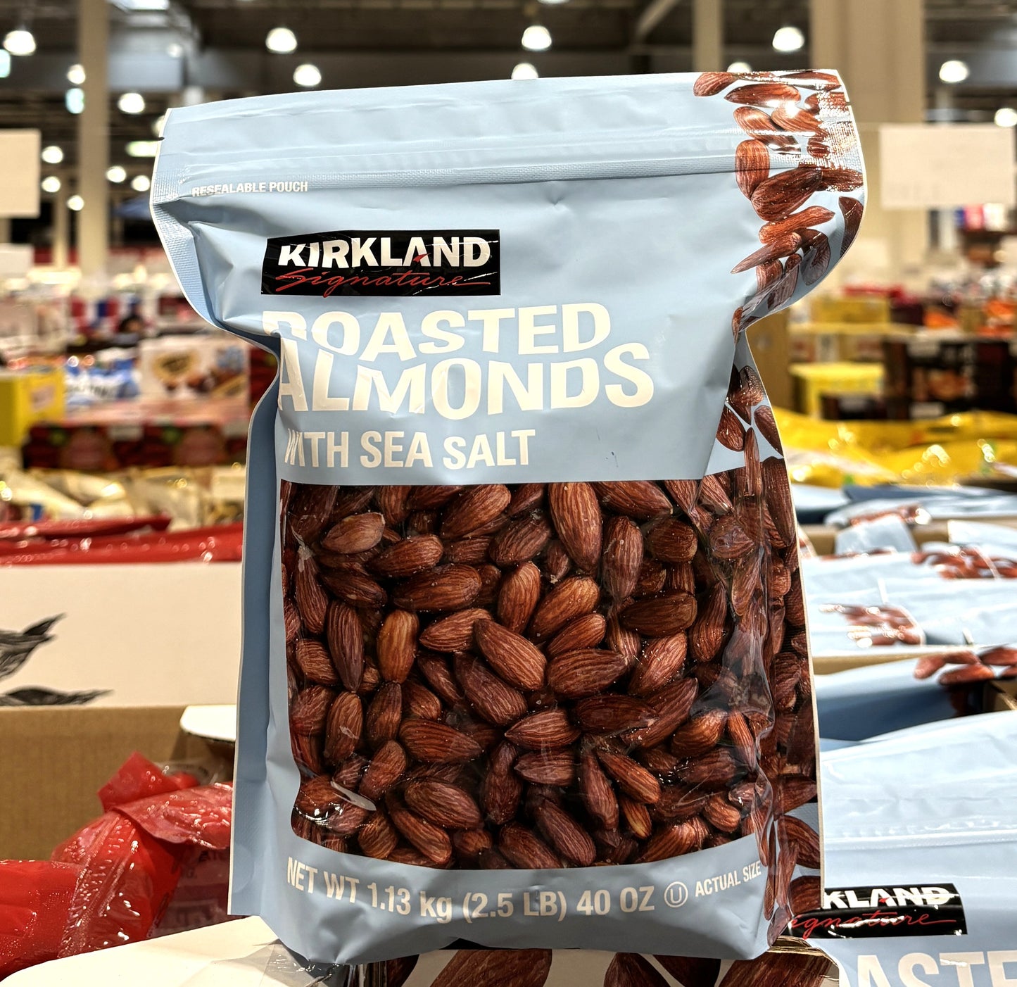 Kirkland Signature Oil Roasted Almonds with Sea Salt (1.13kg)