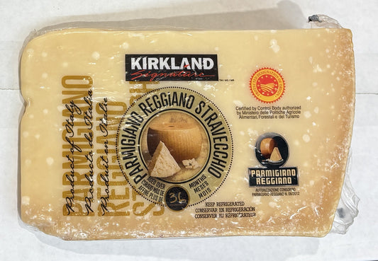 Zanetti KS パルメジャーノ レジャーノ ストラヴェッキオ Aged (36-Months) Parmesan Cheese Wedge (675g +/-50g)