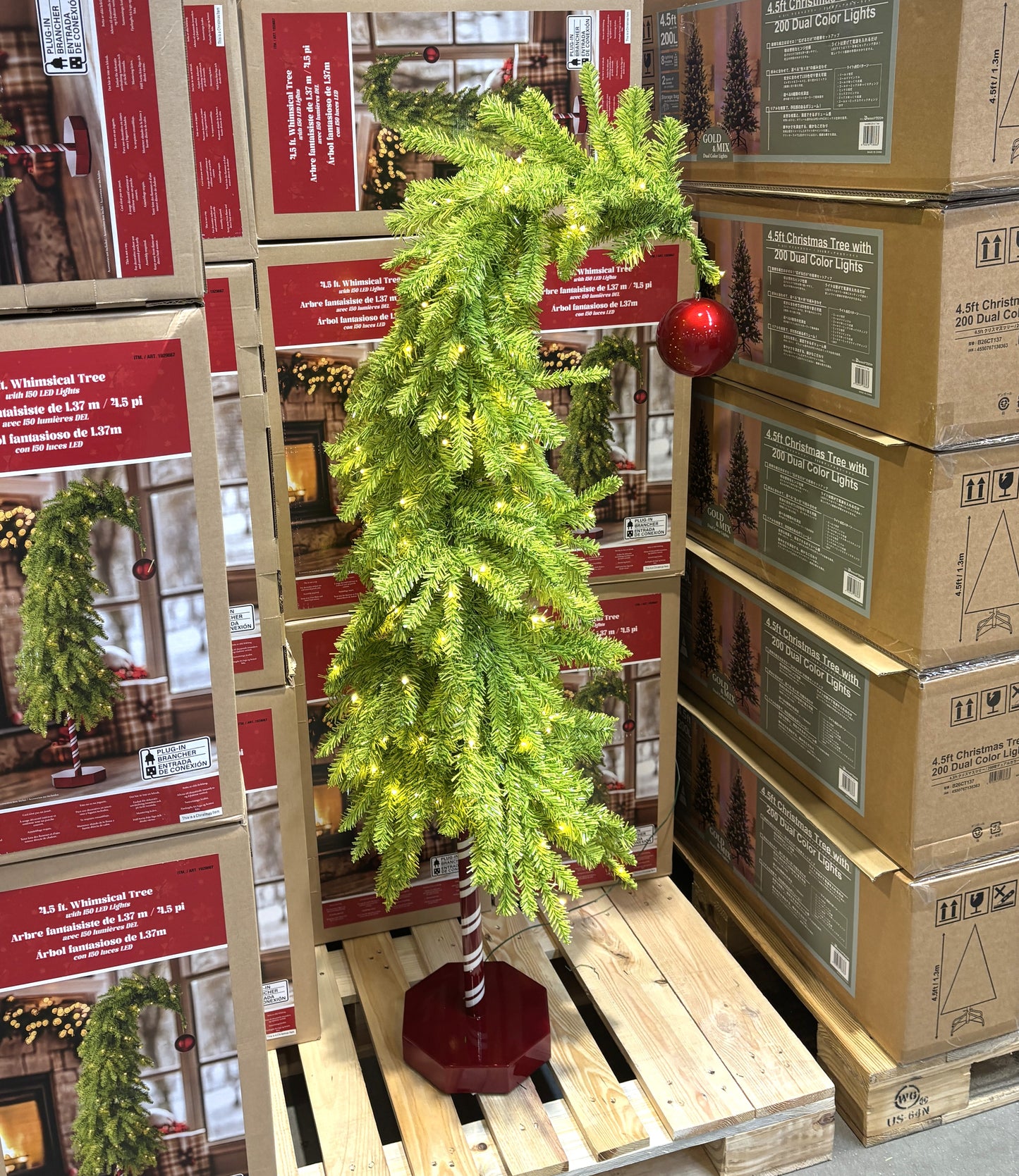 DR SEUSS クリスマスツリー  電飾付き 約137㎝　配送料込み